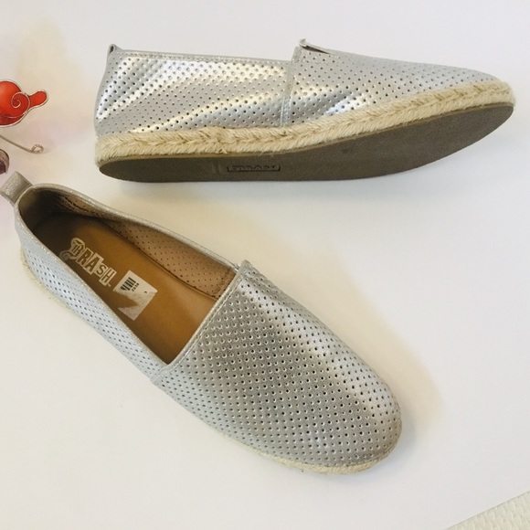 Brash Silver Tone Perforated Slip On Shoe-Sz 10 - Picture 2 of 9